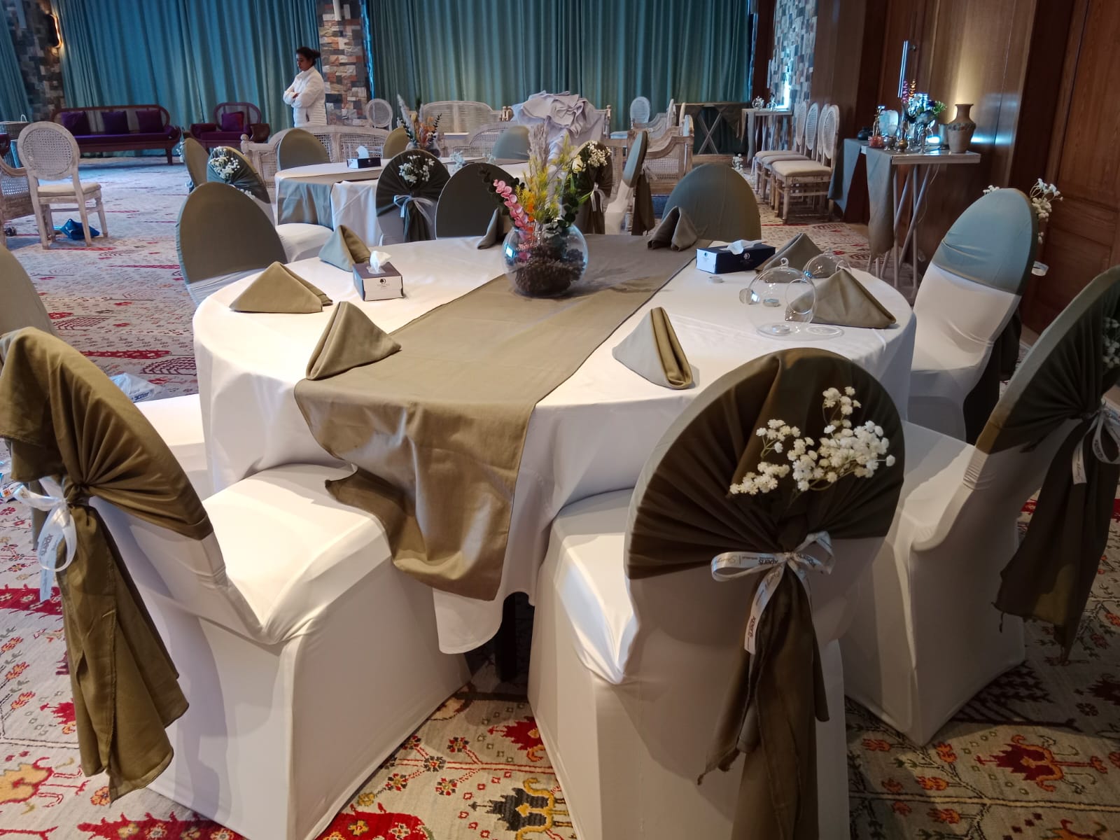 Destination wedding seating and dining arrangement